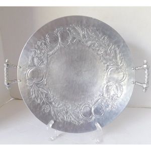 1940s Hand-Forged Everlast Aluminum Hammered Round Vintage Tray With Handles
